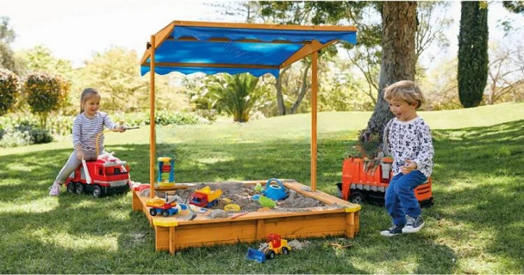 Children's outdoor sand / play box with sunshade awning